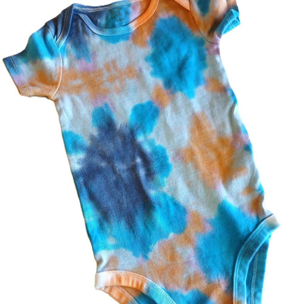 Tie Dye Baby Bodysuit in Pastel Blue Orange Pink Colorburst Pattern 18 MOS NWT